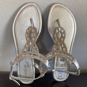 New women’s sandals size 9w